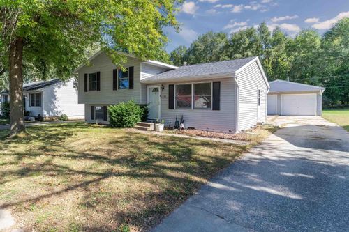 742 Cloverdale Ave, Waterloo, IA, 50703-1414 | Card Image