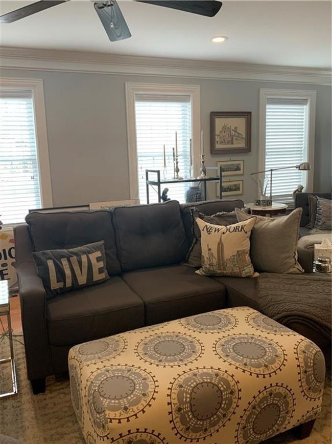 1 425 Main Street, Sold in East Greenwich Zoocasa