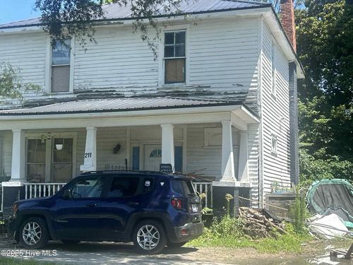 211 E Elm St, Goldsboro, NC, 27530-5837 | Card Image