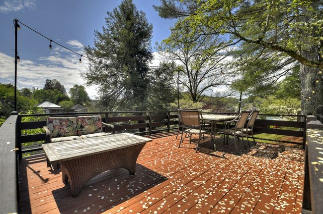 102 Riverview St, Home with 3 bedrooms, 2 bathrooms and null parking in Copperhill TN | Image 36
