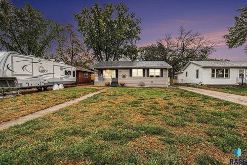 1802 Cedar St Street, Yankton, SD, 57078 | Card Image