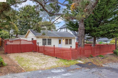 725 Lyndon St, Monterey, CA, 93940-2026 | Card Image