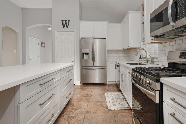 27519 Rebecca Field Ln, House other with 4 bedrooms, 2 bathrooms and 2 parking in Spring TX | Image 10