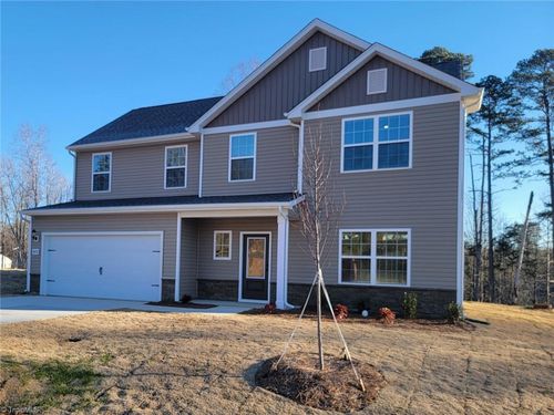 3453 Robindale Dr, Winston Salem, NC, 27107 | Card Image