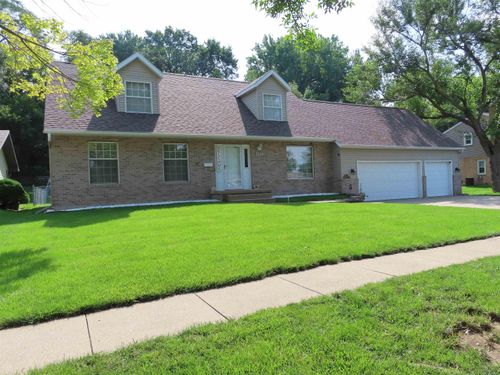 3326 Pierce St, Sioux City, IA, 51104-2536 | Card Image