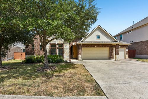 104 Lake Mineral Wells Dr, Georgetown, TX, 78628-7152 | Card Image