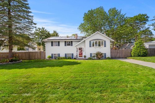 102 Dalton St, Nashua, NH, 03063-3661 | Card Image