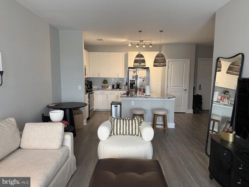 365-15250 Siesta Key Way, ROCKVILLE, MD, 20850-5563 | Card Image
