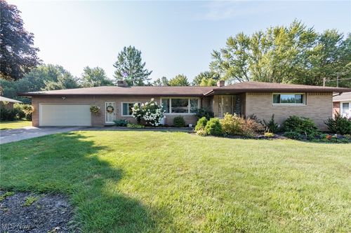 5871 Cottonwood Dr, Lorain, OH, 44053-3718 | Card Image