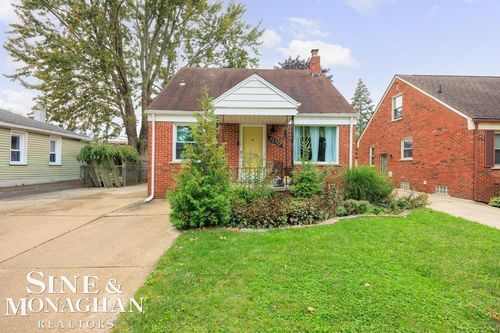 22522 Harper Lake Ave, Saint Clair Shores, MI, 48080-4042 | Card Image