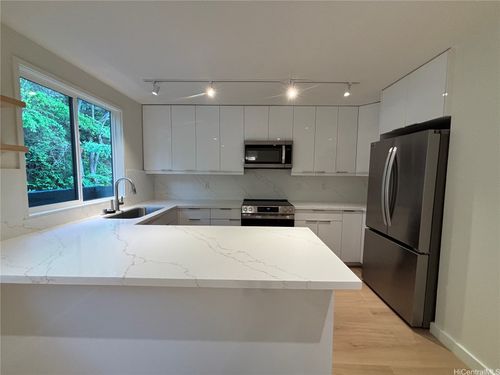 apt-h-500 Kawaihae St, Honolulu, HI, 96825-1241 | Card Image