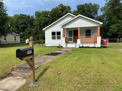 747 Bowman St, Macon, GA, 31217-4103 | Card Image