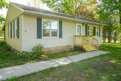 1500 Bridge St, Cornell, WI, 54732-8233 | Card Image