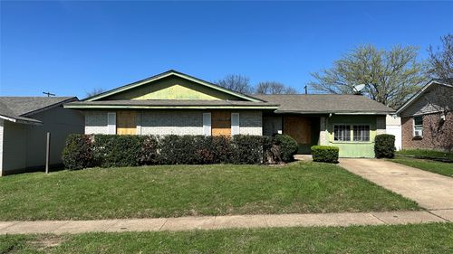 6451 Moonhill Dr, Dallas, TX, 75241-5908 | Card Image