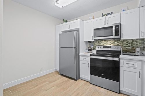 apt-305-8851 Wiles Rd, Coral Springs, FL, 33067-1877 | Card Image