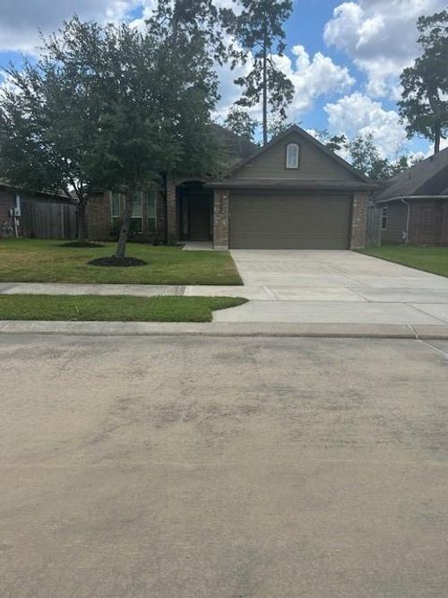 1959 Briar Grove Dr, Conroe, TX, 77301-2053 | Card Image