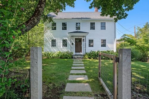 9 Cross St, Westborough, MA, 01581-2025 | Card Image
