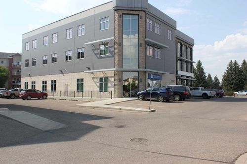 2810 13 Avenue Se, Medicine Hat, AB, T1A3P9 | Card Image