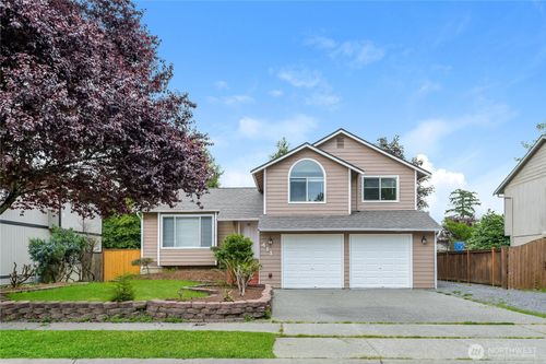 411 96th Ave Se, Lake Stevens, WA, 98258-3901 | Card Image