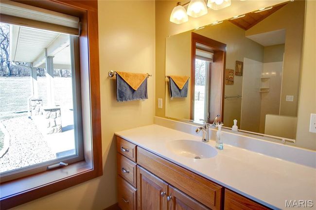 2445 Seiler Rd, House other with 3 bedrooms, 5 bathrooms and 2 parking in Alton IL | Image 42
