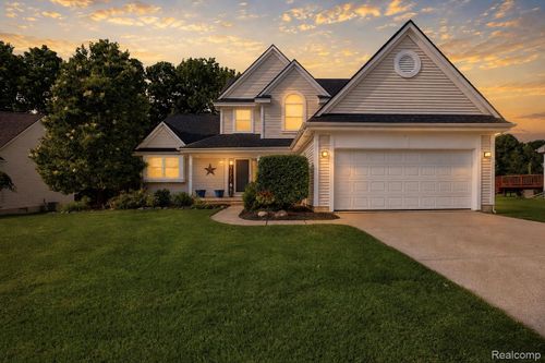 2067 Ashford Dr, Davison, MI, 48423-8382 | Card Image