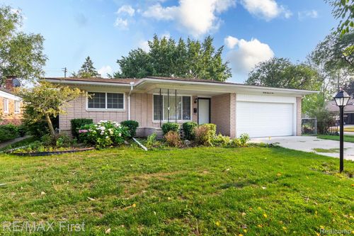 2704 Berkshire Dr, Troy, MI, 48083-2603 | Card Image