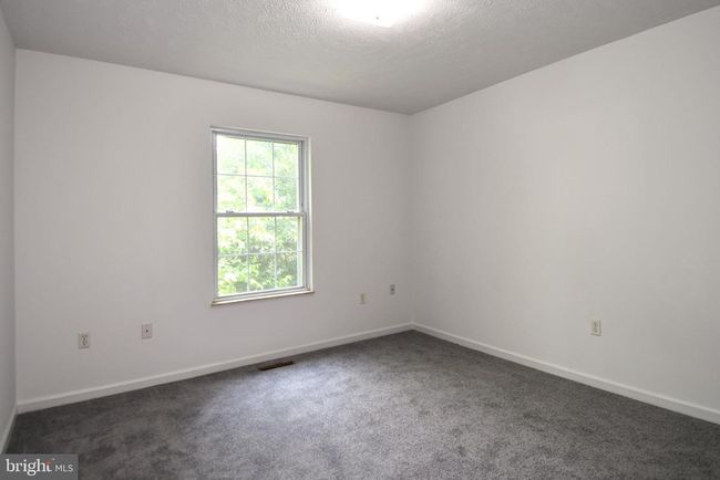 327 W 9 Th St, Townhouse with 3 bedrooms, 2 bathrooms and null parking in FRONT ROYAL VA | Image 8
