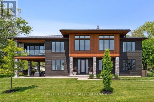 17 Blue Water Pky, Selkirk, ON, N0A1P0 | Card Image