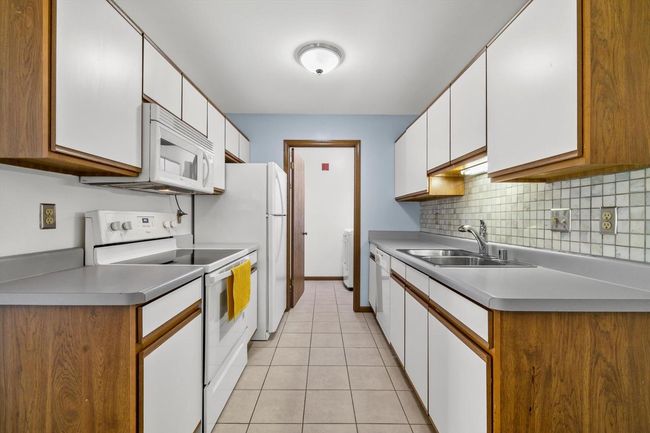 B - 4008 81st Street, Condo with 2 bedrooms, 2 bathrooms and null parking in Kenosha WI | Image 9