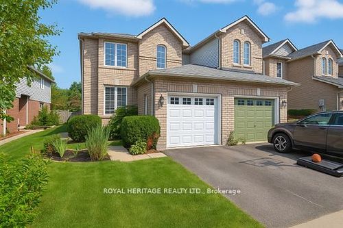 337 Ferndale Dr S, Barrie, ON, L4N9Y6 | Card Image