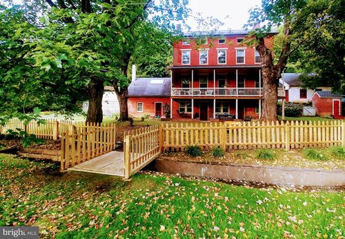 7 E Main St, RAILROAD, PA, 17355-9707 | Card Image