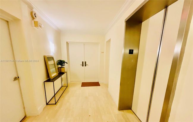 APT-11B - 881 Ocean Dr, Condo with 2 bedrooms, 2 bathrooms and null parking in Key Biscayne FL | Image 12