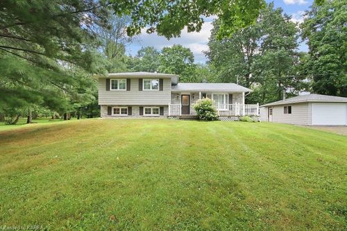 {{alt}} | Card Image