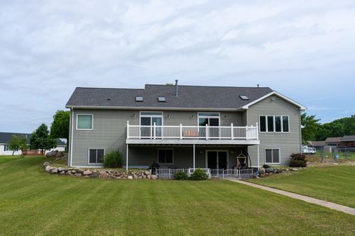 1081 Bundy Dr, Weidman, MI, 48893-8804 | Card Image