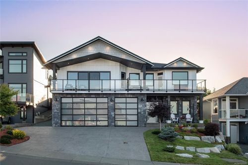 {{alt}} | Card Image