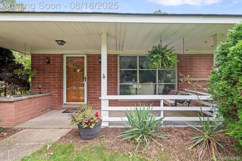 25215 Orchard Grove St, Southfield, MI, 48033-5345 | Card Image