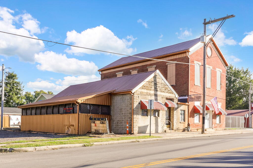 220 W Main St, Tarlton, OH 43156