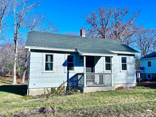 127 Beach Rd, Salisbury, MA, 01952-2211 | Card Image