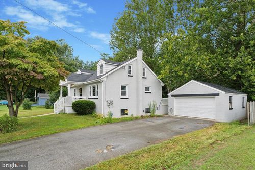 2221 Hartley Ave, COATESVILLE, PA, 19320-2325 | Card Image