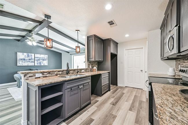 CR879 - 6315 Amie Ln, House other with 3 bedrooms, 2 bathrooms and null parking in Pearland TX | Image 15