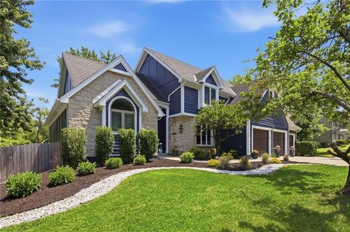 18065 Canterbury Rd, Stilwell, KS, 66085-9334 | Card Image
