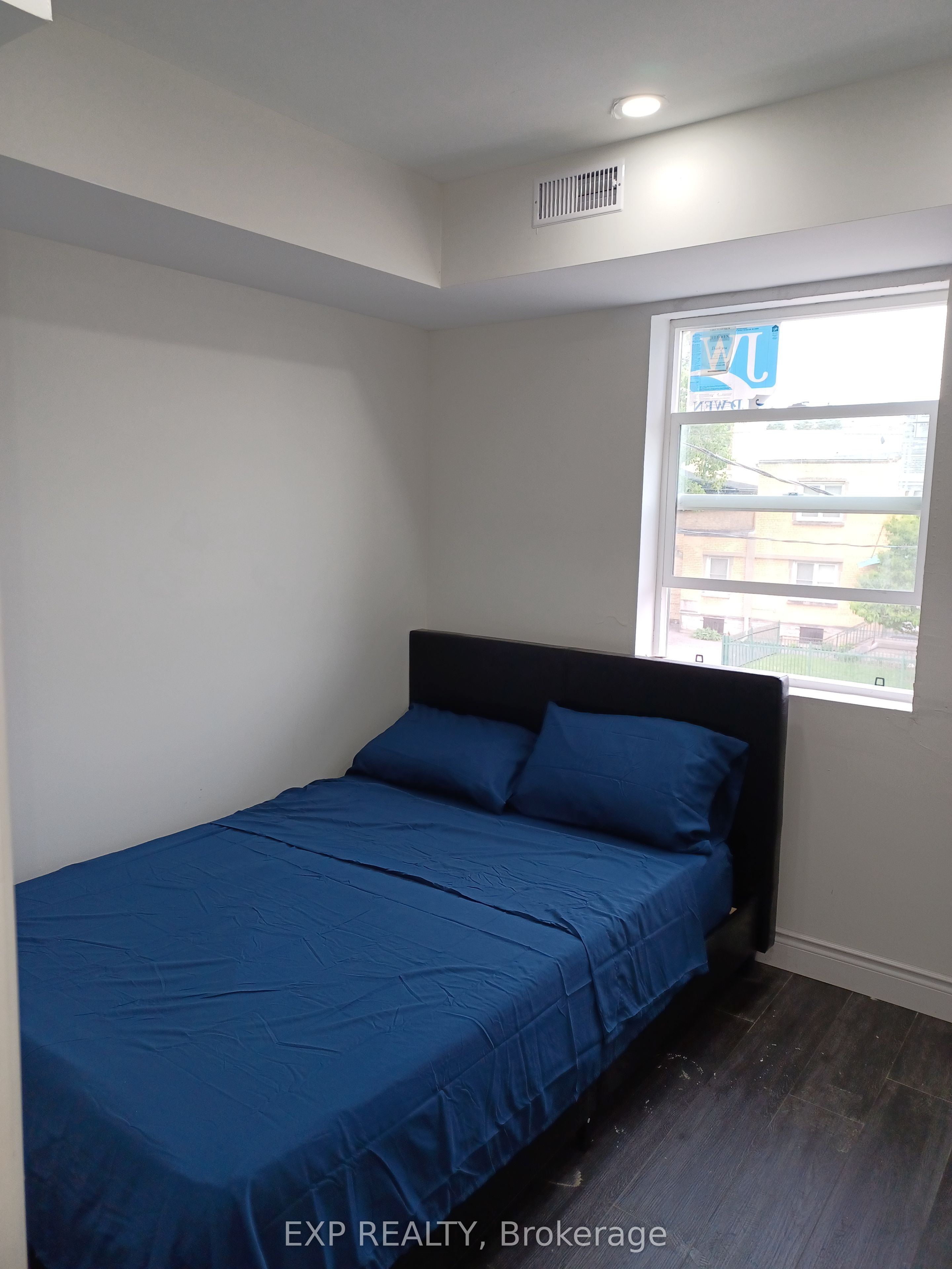 Residential in Hamilton 4