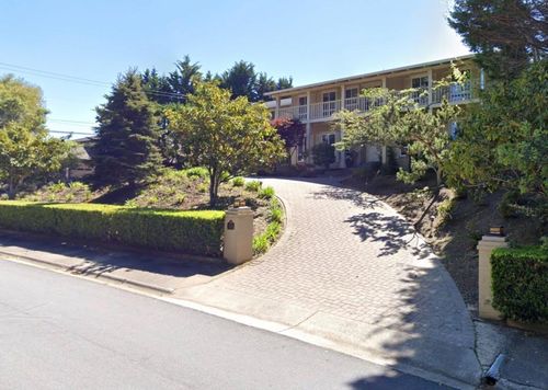 2905 Privet Dr, Hillsborough, CA, 94010-6262 | Card Image