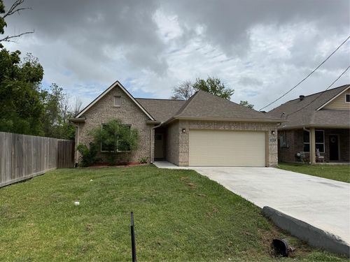4427 17th St, Bacliff, TX, 77518 | Card Image