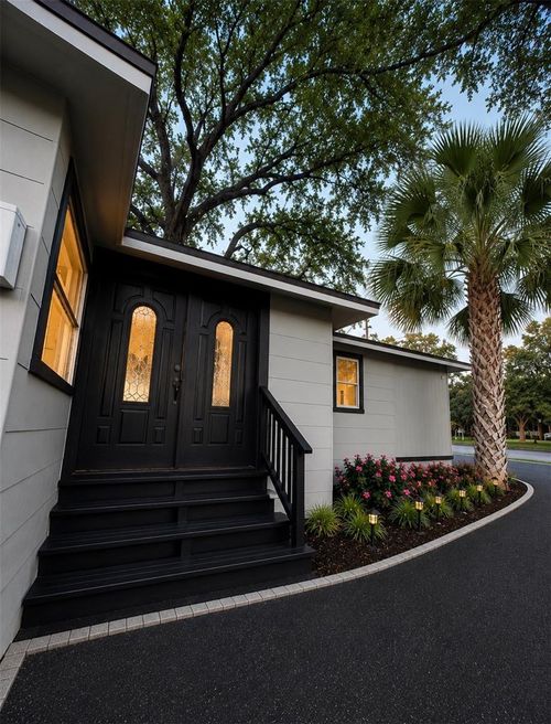1221 E Dr Martin Luther King Jr Blvd, Tampa, FL, 33603-4400 | Card Image
