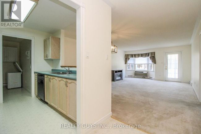 4 - 693 Whitaker St, Townhouse with 2 bedrooms, 2 bathrooms and 1 parking in Peterborough ON | Image 9