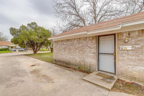 716 S Perkins St, Fort Worth, TX, 76103-3500 | Card Image