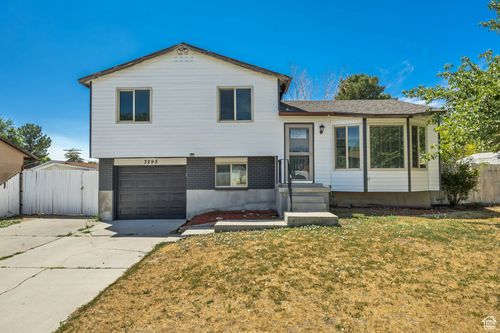 3295 W Coybrook Dr, Taylorsville, UT, 84129-6153 | Card Image
