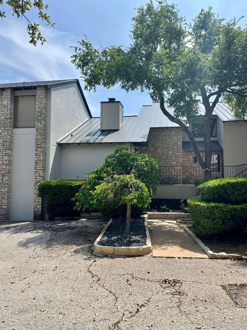 103 Island Dr, Horseshoe Bay, TX, 78657-5865 | Card Image