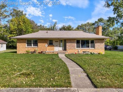 24500 Lathrup Boulevard, Home with 3 bedrooms, 1 bathrooms and null parking in Southfield MI | Image 1